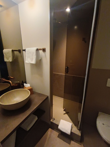 Bathroom 5, Hôtel Kyriad Brive La Gaillarde Ouest, Corrèze