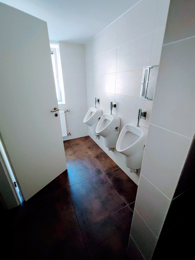 Bathroom 4, Room in Guest Room - Single Room With Shared Bathroom and Kitchen, Rastatt