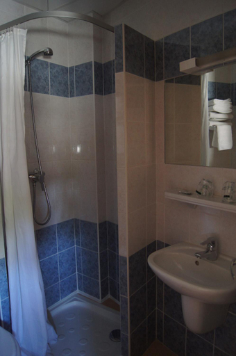 Bathroom 4, Le Régence, Bouches-du-Rhône