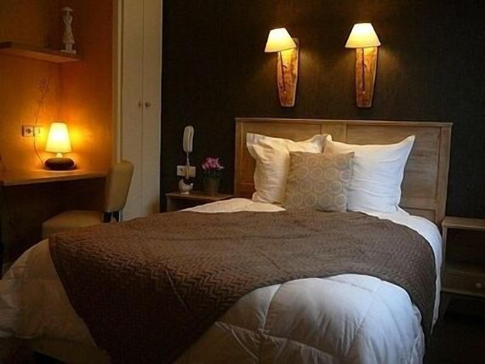 Bedroom 3, Au Soleil d'Or, Yonne