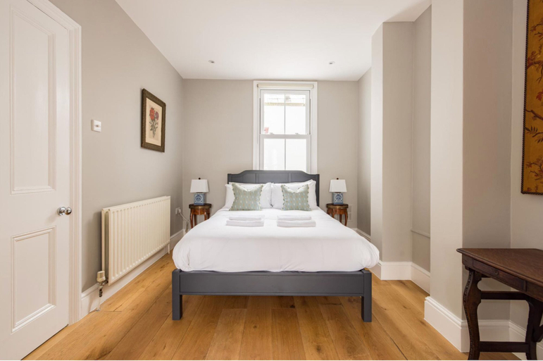 Bedroom 3, The Thames Embrace 3 BR & Garden House, London