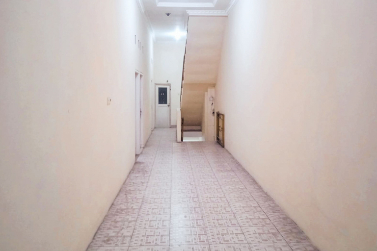Others 5, Makaliwe Mitra RedDoorz, West Jakarta