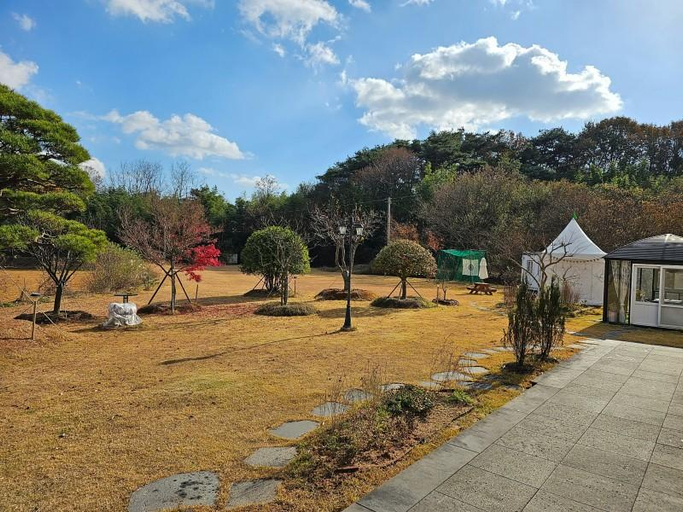 Others 2, Jangseong Olor Pension, Jangseong