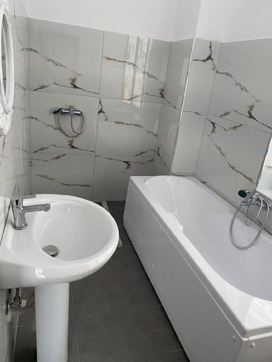 Bathroom 3, KB Downtown Gjirokaster, Gjirokastrës