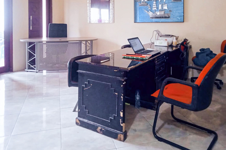 Public Area 3, Makaliwe Mitra RedDoorz, West Jakarta