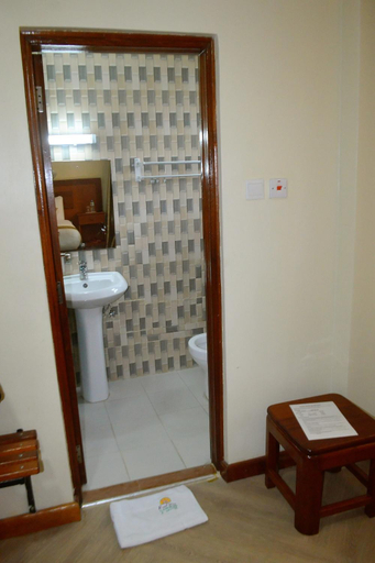 Bathroom 3, Royal Green Gardens Resort, Bahati