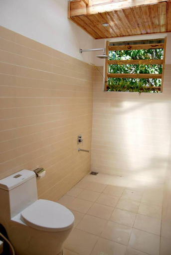 Bathroom 2, Villa Đao Hoa Vang Cam Ranh- Venuestay, Cam Ranh