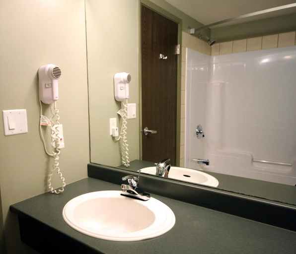 Bathroom 4, Super 8 by Wyndham Truro NS, Colchester