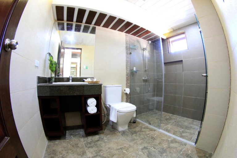 Bathroom 5, Coron Soleil Garden Resort, Coron