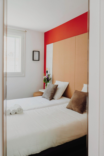 Bedroom 3, Hotel Bristol, Calvados