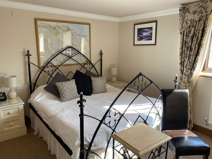 Bedroom 2, Tarr Farm Inn, Somerset