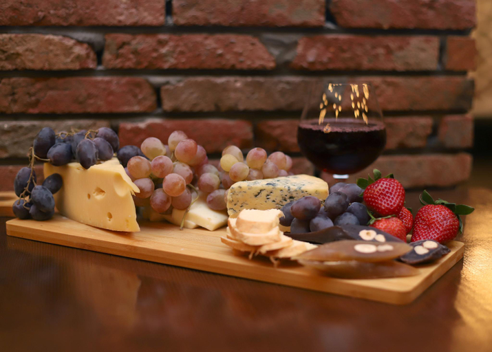 Food & Drinks 5, LLC Bricks 1, Tbilisi