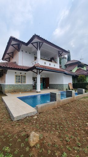 Exterior & Views 18