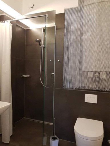 Bathroom, campus apartments, Göttingen