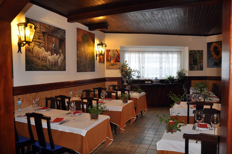 Food & Drinks, Sleep In Bucelas, Loures