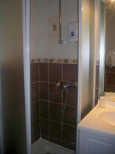 Bathroom 5, Ad Cyber Hotel, Haute-Garonne