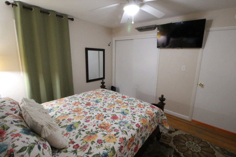 Bedroom 2, Mom's House, Richmond