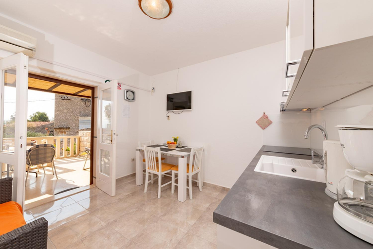 Others 5, Apartments Magdalena - Standard Apartment with Terrace and Sea View A2, Bol