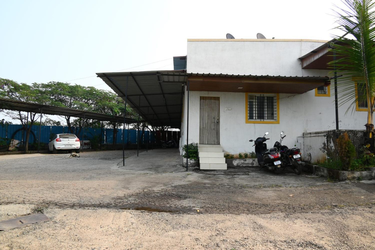 Others 5, P P Lodging, Pune