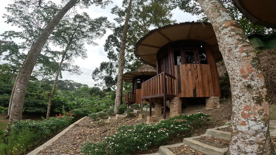 Exterior 2