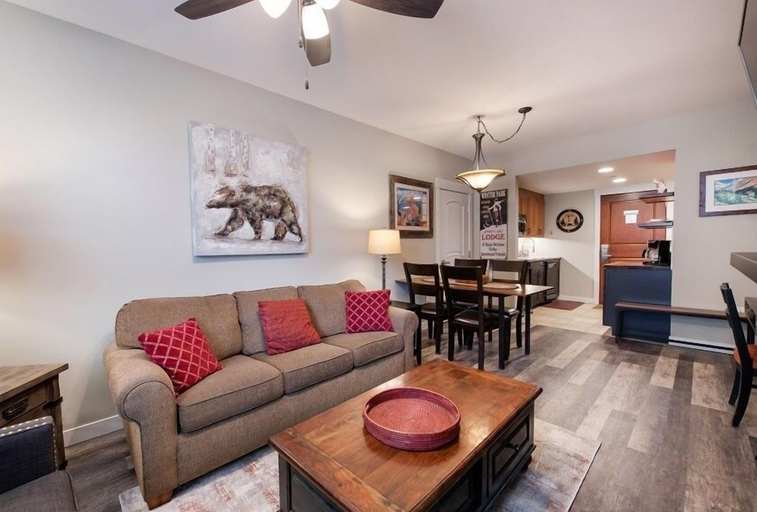 Living area 3, Premium Unit 4373- Fraser Crossing/founders Pointe 1 Bedroom Condo, Grand