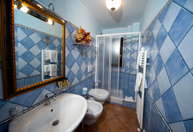 Bathroom 3, Agostiniana Hotel, Messina