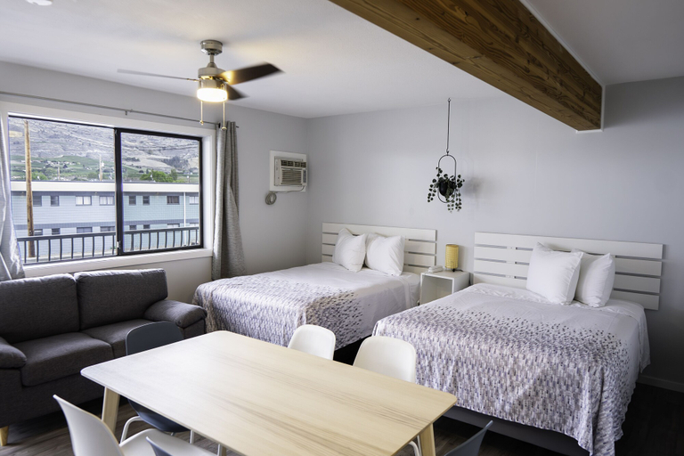 Others 4, Poplars Motel on the lake, Okanagan-Similkameen