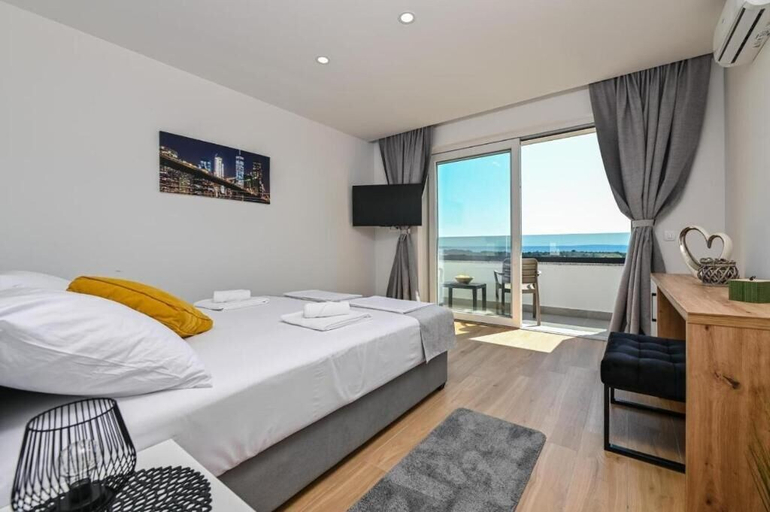 Bedroom 3, Boutique Hotel IVY'Z, Novalja