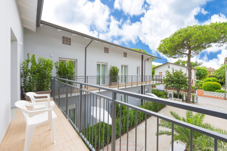 Others 3, Residence OndaMare, Ravenna