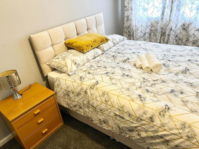 Bedroom 2, Remarkable 3-bed Apartment in Newport, Newport