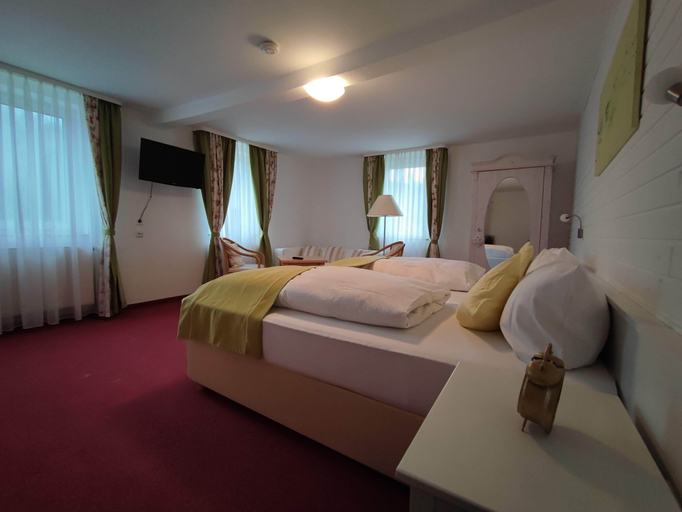 Bedroom 3, Room in Guest Room - Pension Forelle - Double Room No01, Rastatt