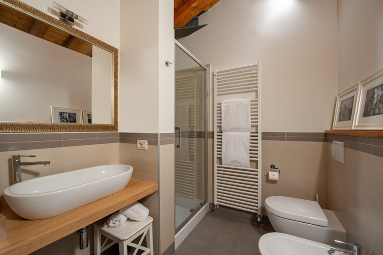 Bathroom 5, Hotel Rovere, Treviso