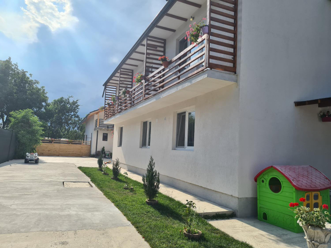Others 5, Luca's studio 3 ,Close to Therme Bucharest, Airport Otopeni, Balotesti