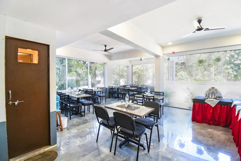 Food & Drinks 3, Fabhotel Prime Kantara, Pune