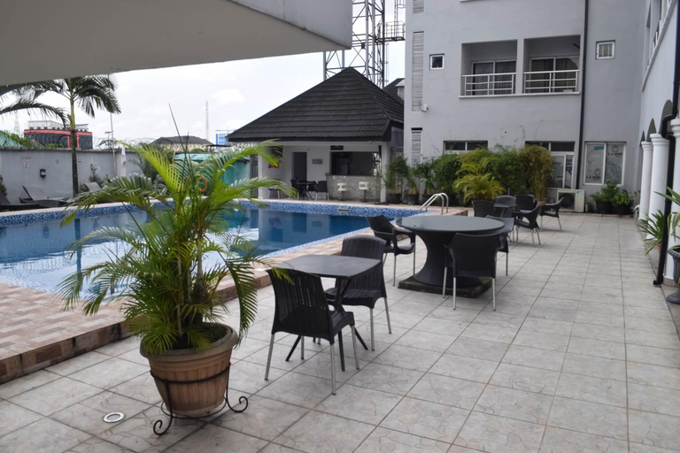 Sport & Beauty 2, Golden Tulip Hotel -GT31 Stadium Road, Obio/Akp