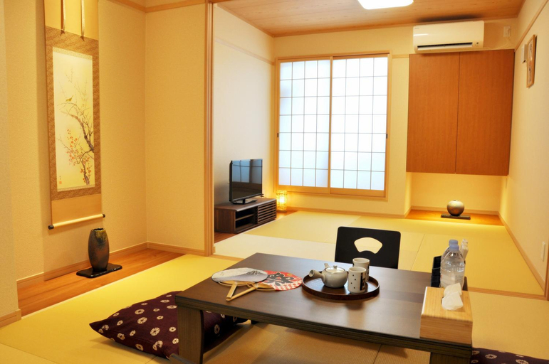 Others 4, Harper House, Osaka
