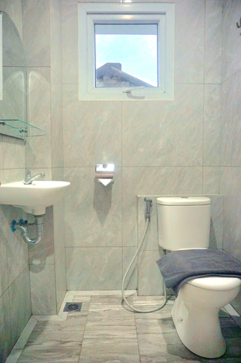 Bathroom 5, VNC Hotel Serpong Powered by Archipelago, Tangerang