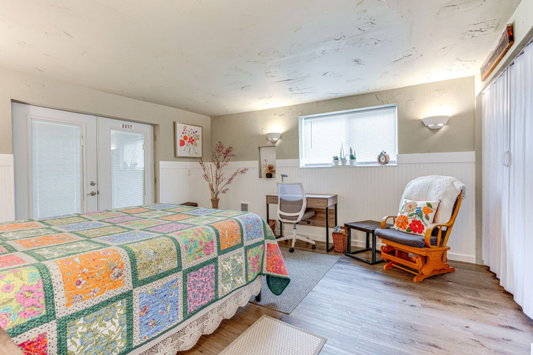 Bedroom 2, Charming Updated Retreat Walk to Lake Stevens!, Snohomish