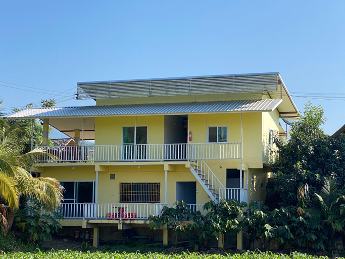 Exterior 5