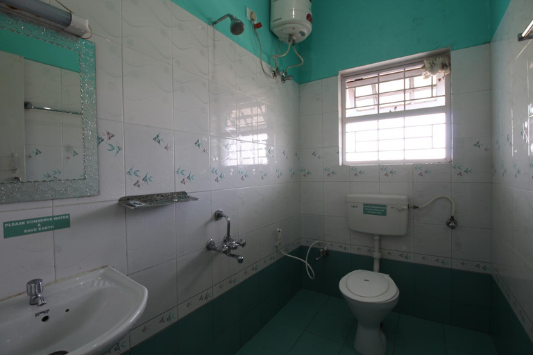 Bathroom 5, RK Holiday Home, The Nilgiris