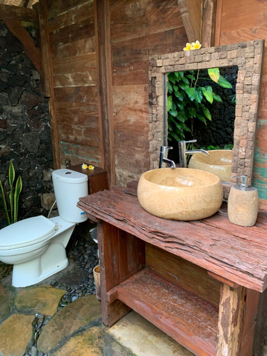 Bathroom 3, Ganesha House, Buleleng