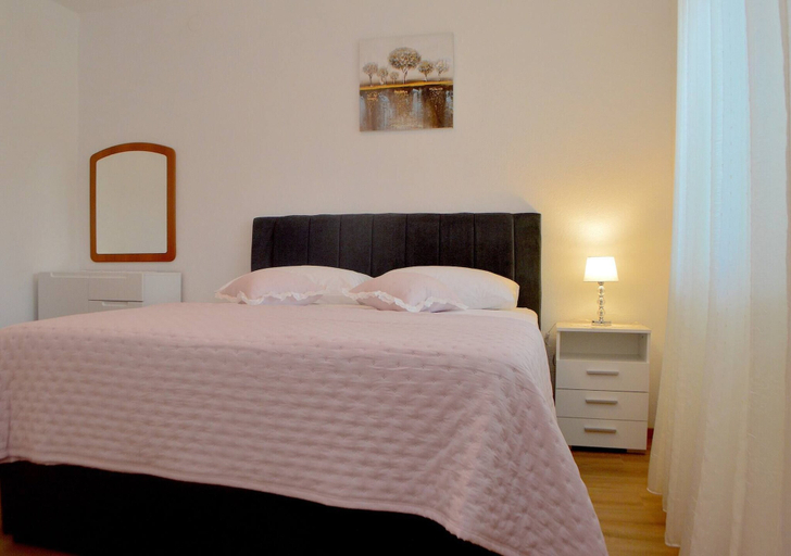 Bedroom 2, Lovely 1-bedroom Apartment Venilia Rudin, Preko