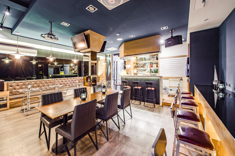 Food & Drinks 5, Sea Residences hall, Penghu