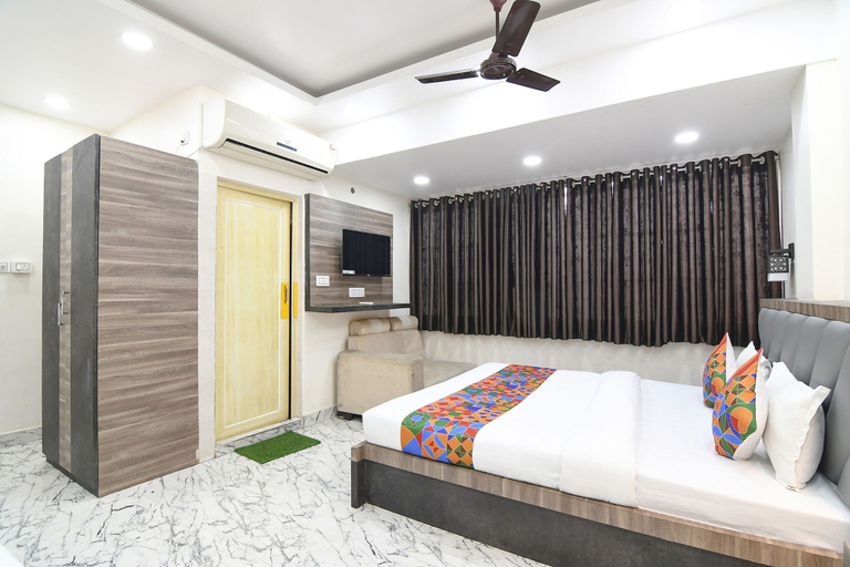 Bedroom 2, Fabexpress Sr Royale, Kolkata