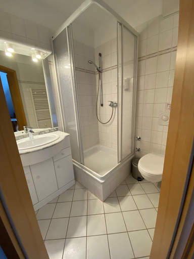 Bathroom 5, KURHOTEL Bad Suderode, Harz