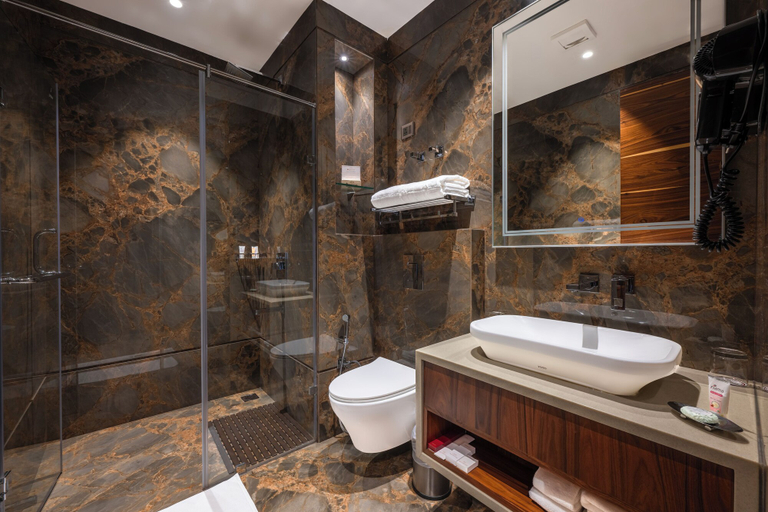 Bathroom 4, WelcomHeritage Elysium Resort & Spa, Shimla