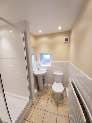 Bathroom 3, Saltburn Holidays Primrose Cottage, Redcar and Cleveland