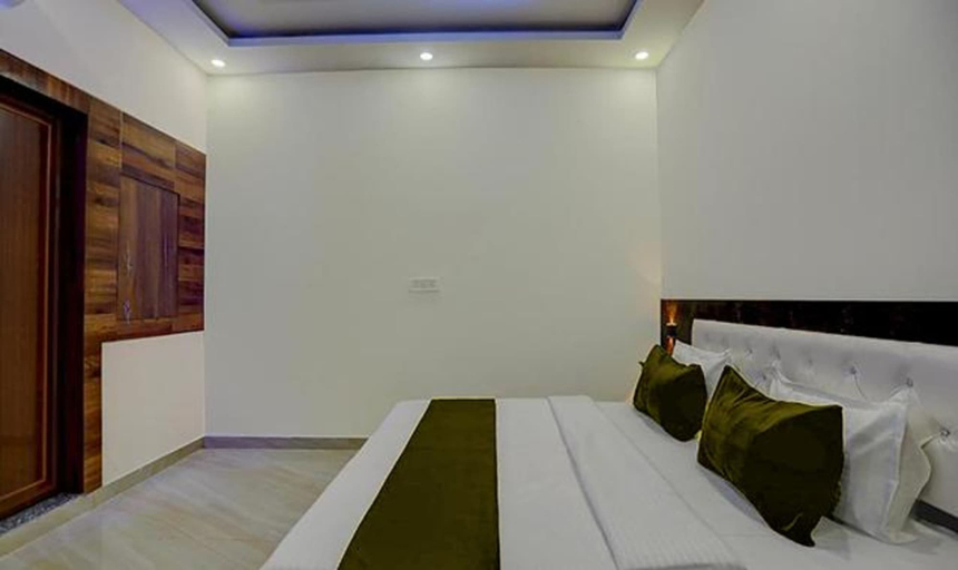 Bedroom 2, FabHotel Vihaan Regency, Delhi