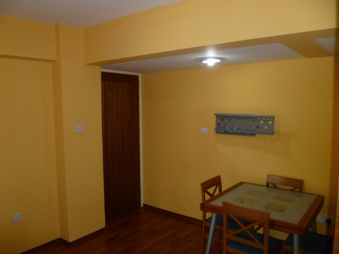 Others 5, Private Room in a shared central flat