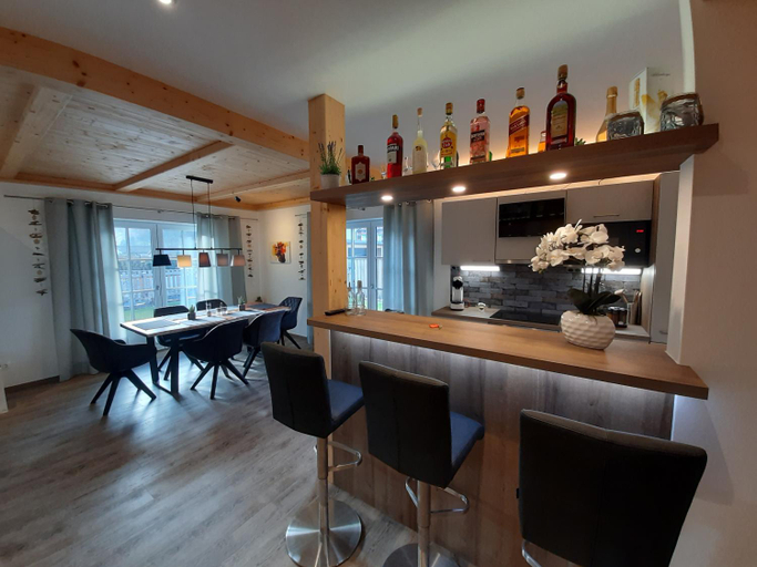 Food & Drinks, Hochalmbahnen Chalets 1-01, Alpenglocke, nahe Gondel, Hunde willkommen, Zell am See